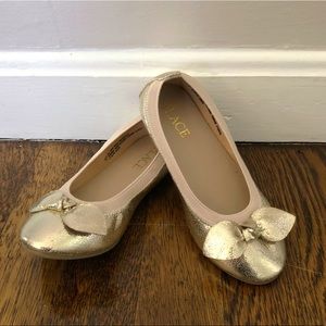 Girls Size 11 (toddler) Gold Metallic Flats